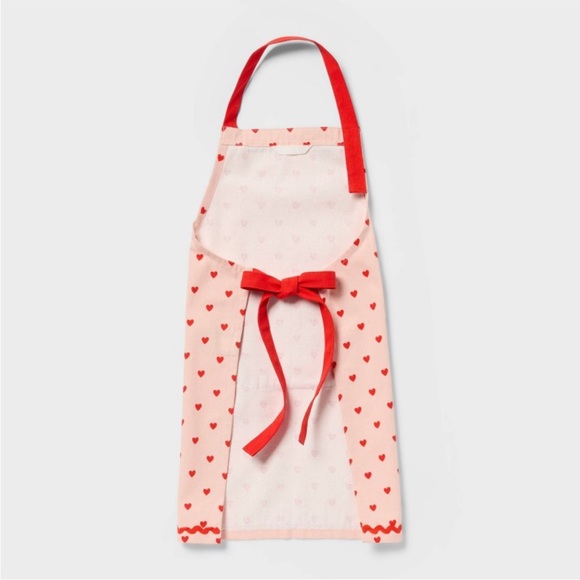 Kids' Hearts Apron Red Valentine - Picture 2 of 3